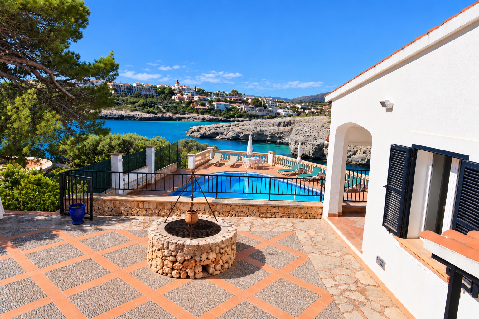 Impresionante Villa sobre Acantilado con Vistas Ininterrumpidas al Mediterráneo, Mallorca.