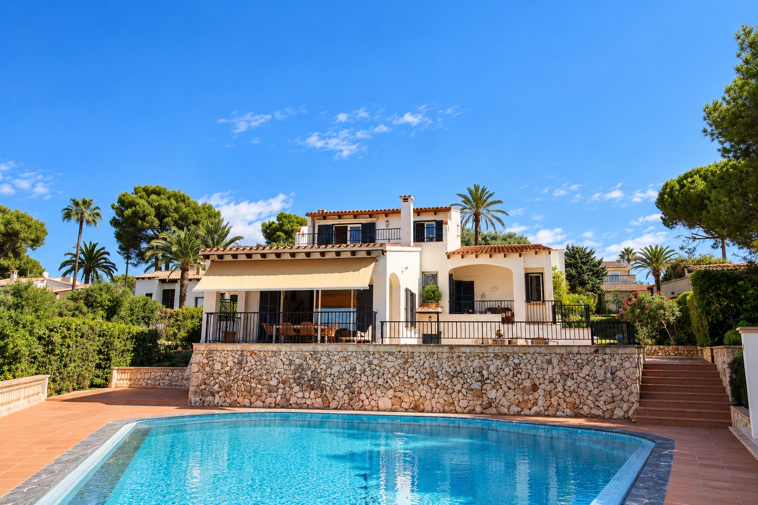 Impresionante Villa sobre Acantilado con Vistas Ininterrumpidas al Mediterráneo, Mallorca.