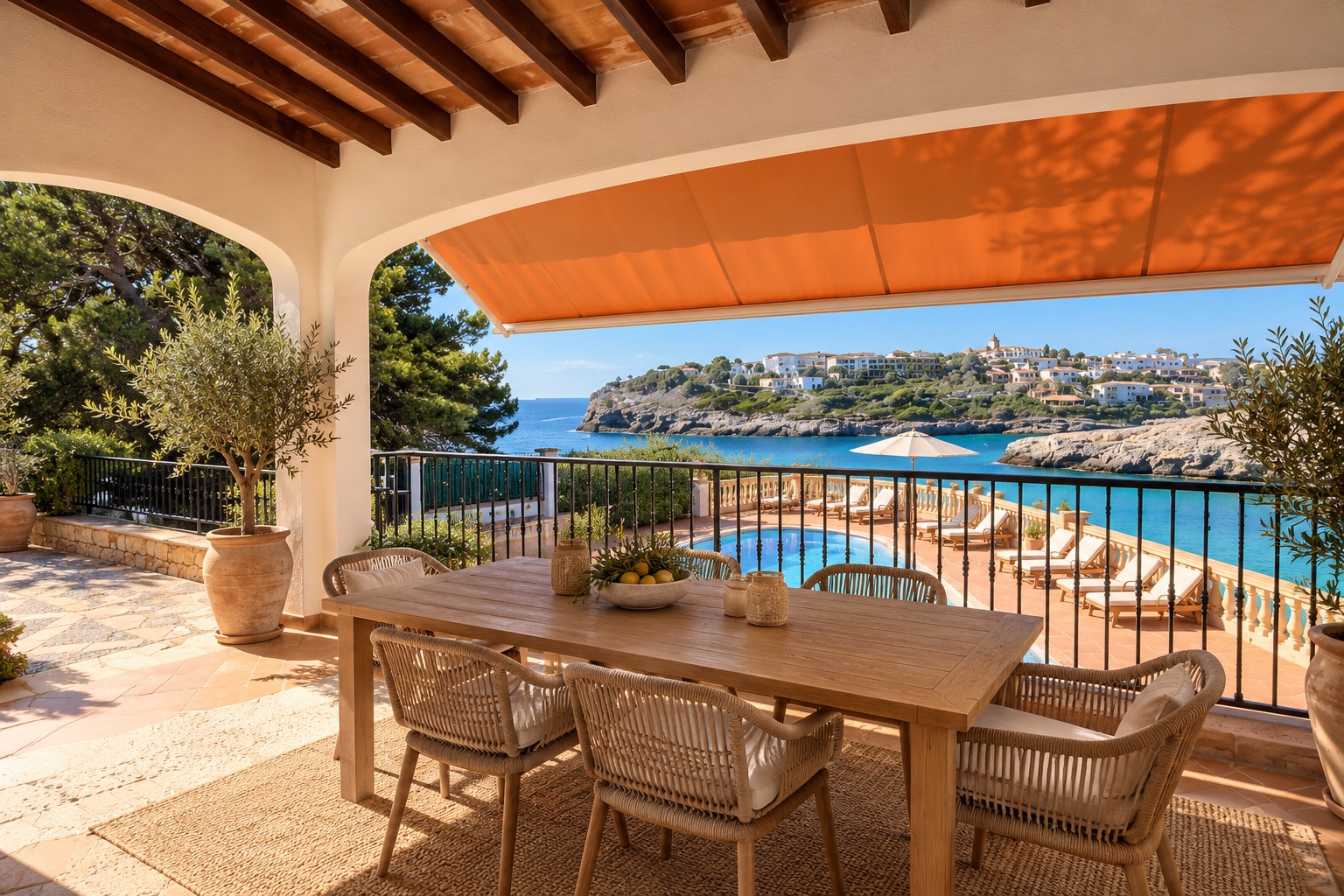 Impresionante Villa sobre Acantilado con Vistas Ininterrumpidas al Mediterráneo, Mallorca.