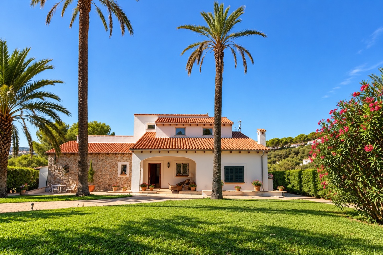 Impresionante Villa sobre Acantilado con Vistas Ininterrumpidas al Mediterráneo, Mallorca.