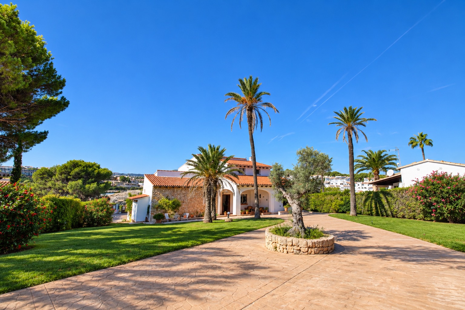 Impresionante Villa sobre Acantilado con Vistas Ininterrumpidas al Mediterráneo, Mallorca.