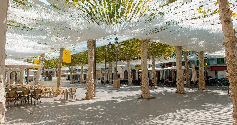 Solar urbano con proyecto basico para dos chalets cerca del mar en Sa pobla.