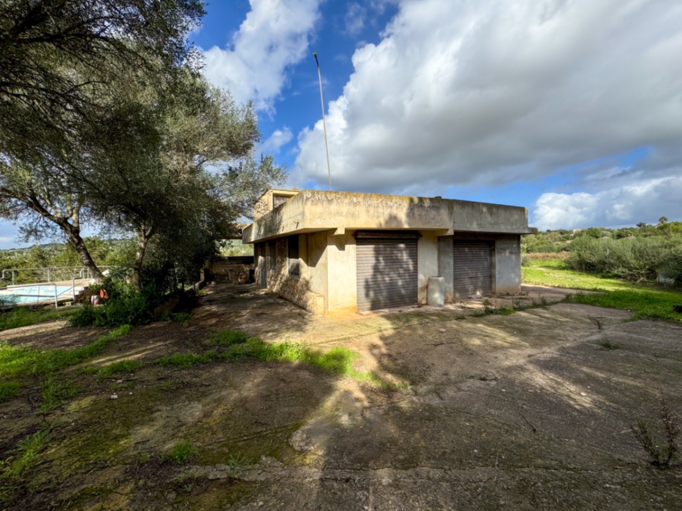 Tolle rustikale Finca mit Renovierungsprojekt und Panoramablick auf Manacor.