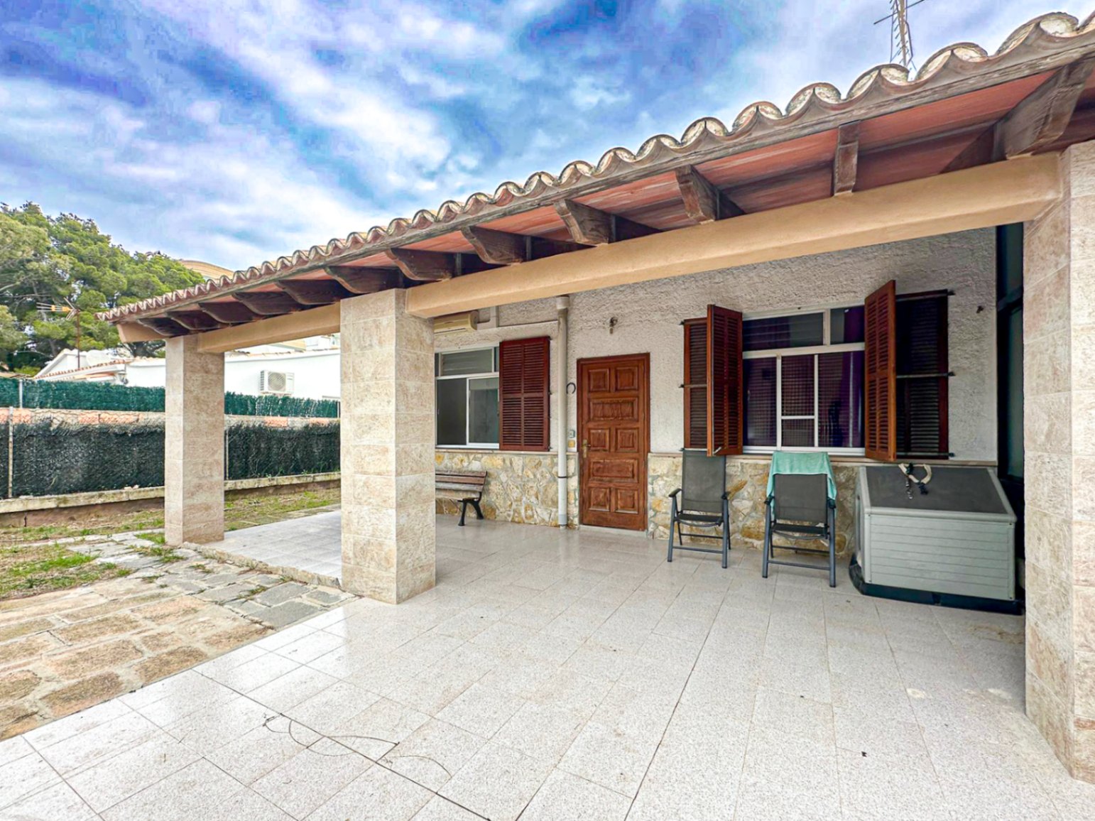 Gelegenheit! Villa mit reichlich Möglichkeiten zur Renovierung in Alcudia.
