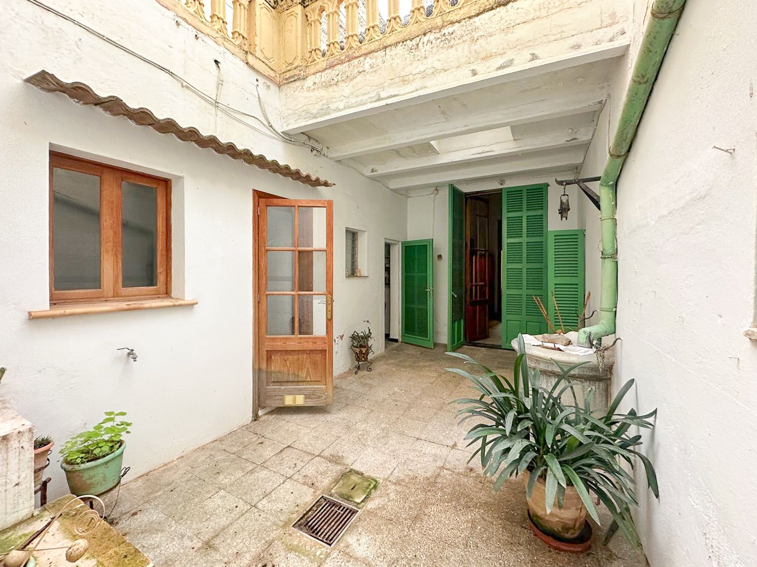 Casa mallorquina con carácter y gran potencial para renovar en el pueblo de muro.