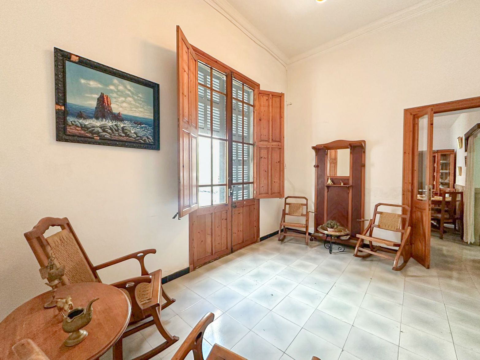 Casa mallorquina con carácter y gran potencial para renovar en el pueblo de muro.