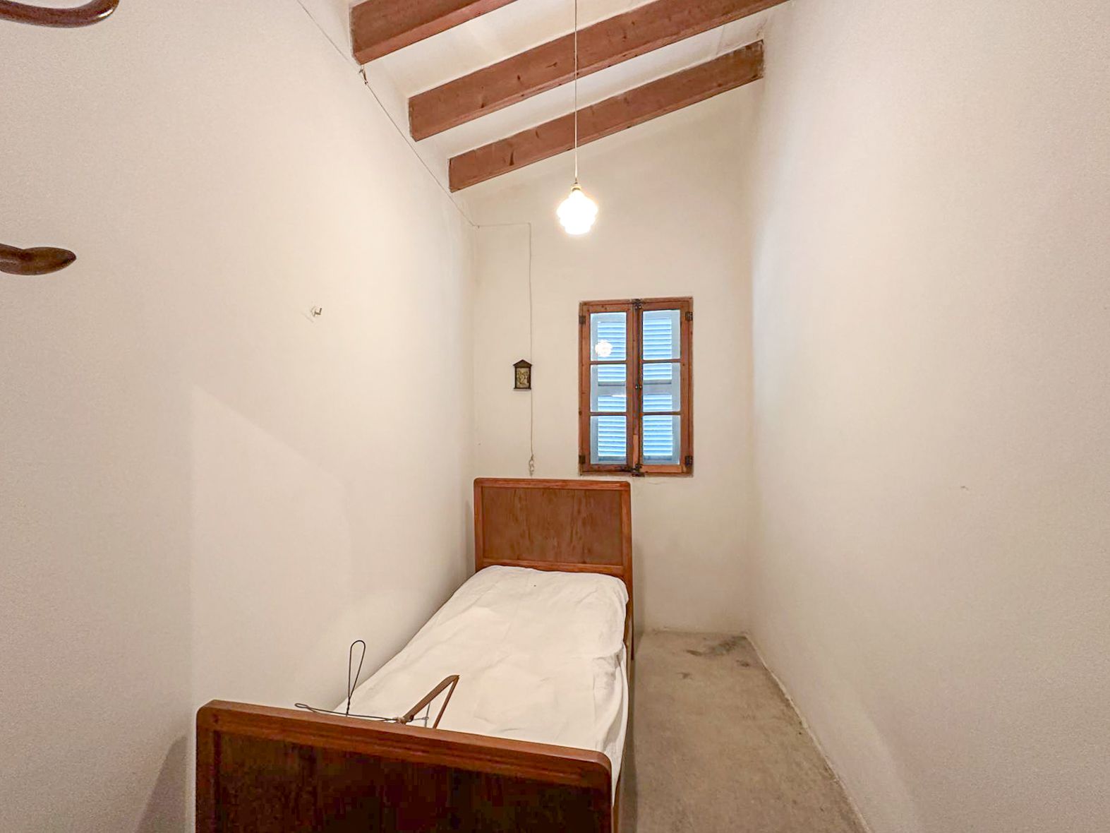 Casa mallorquina con carácter y gran potencial para renovar en el pueblo de muro.