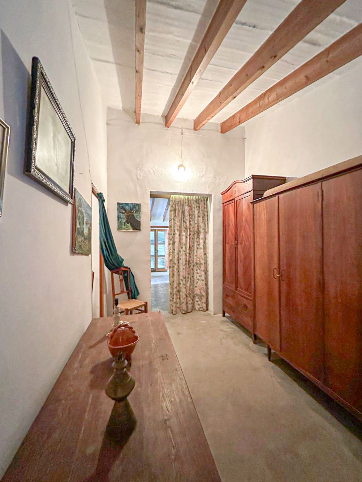 Casa mallorquina con carácter y gran potencial para renovar en el pueblo de muro.