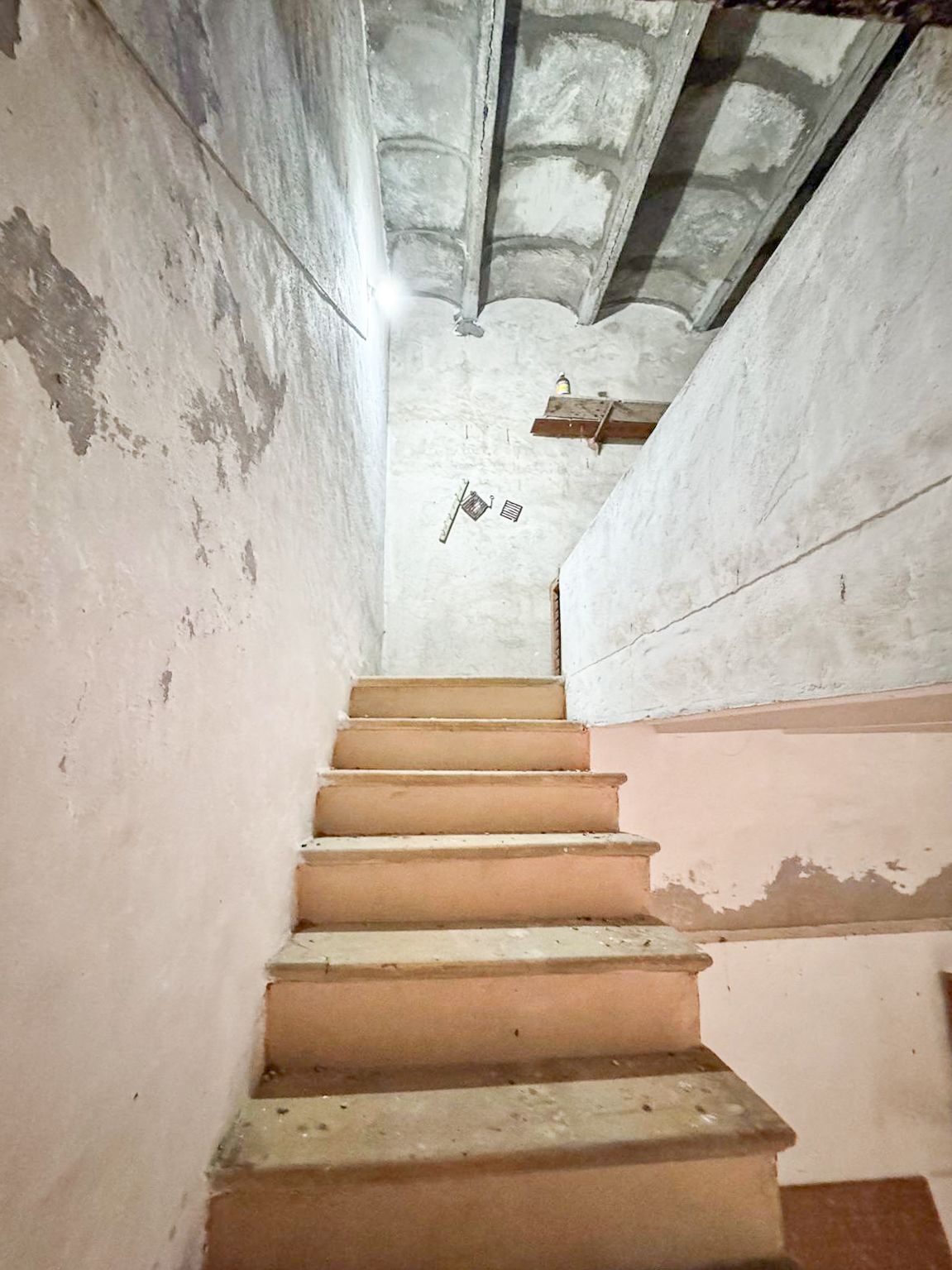 Casa mallorquina con carácter y gran potencial para renovar en el pueblo de muro.
