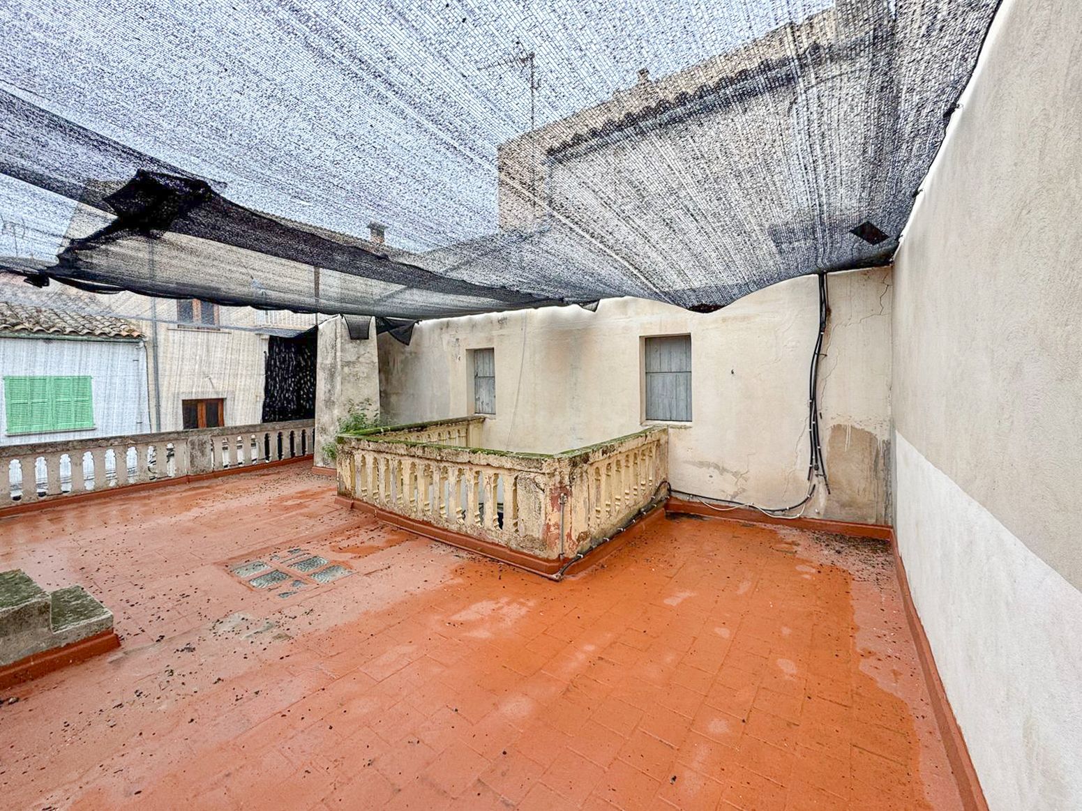 Casa mallorquina con carácter y gran potencial para renovar en el pueblo de muro.