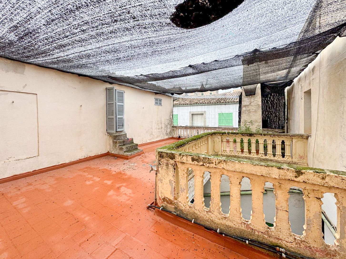 Casa mallorquina con carácter y gran potencial para renovar en el pueblo de muro.