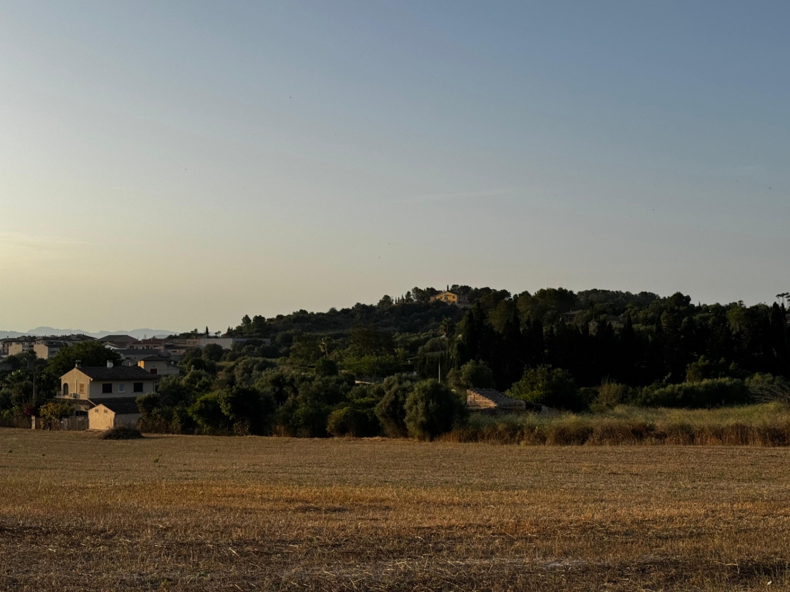 Excepcional finca rustica edificable con impresionantes vistas.  