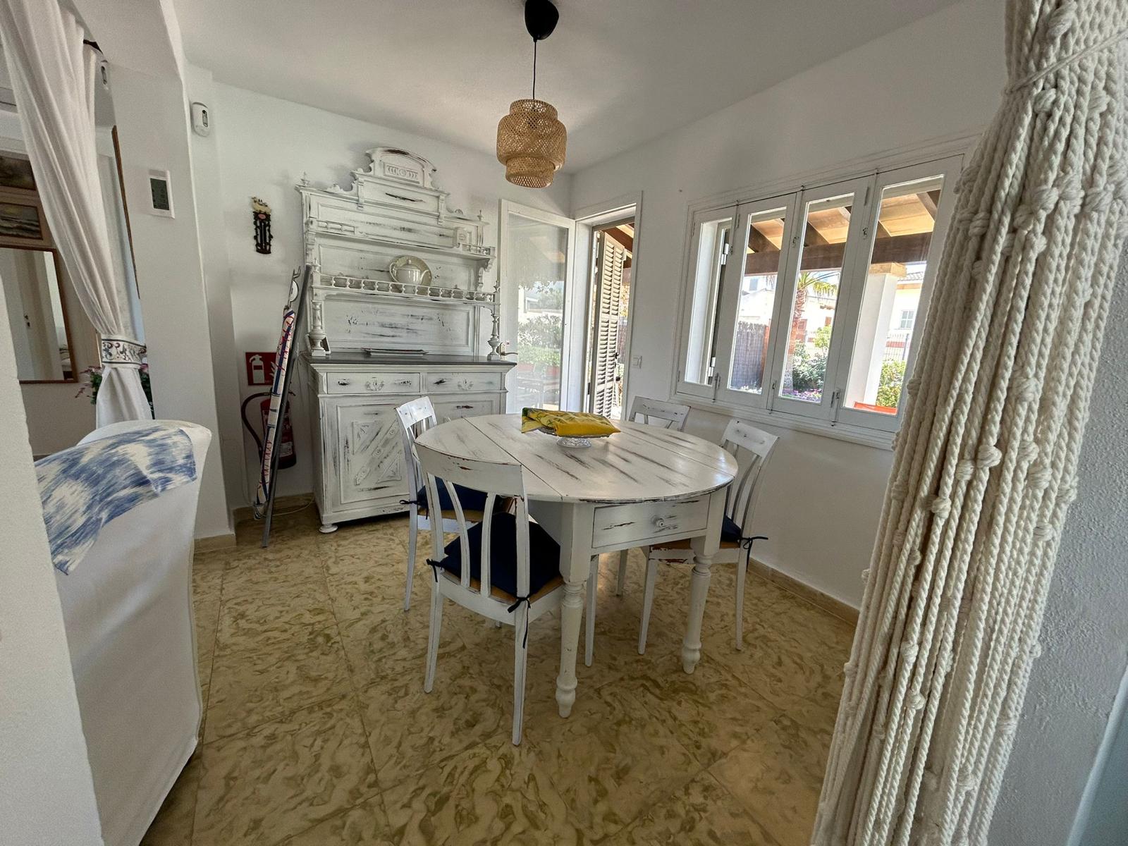Chalet con Licencia Vacacional ETV para 4 Personas, con apartamento Independiente y dos Solares  
