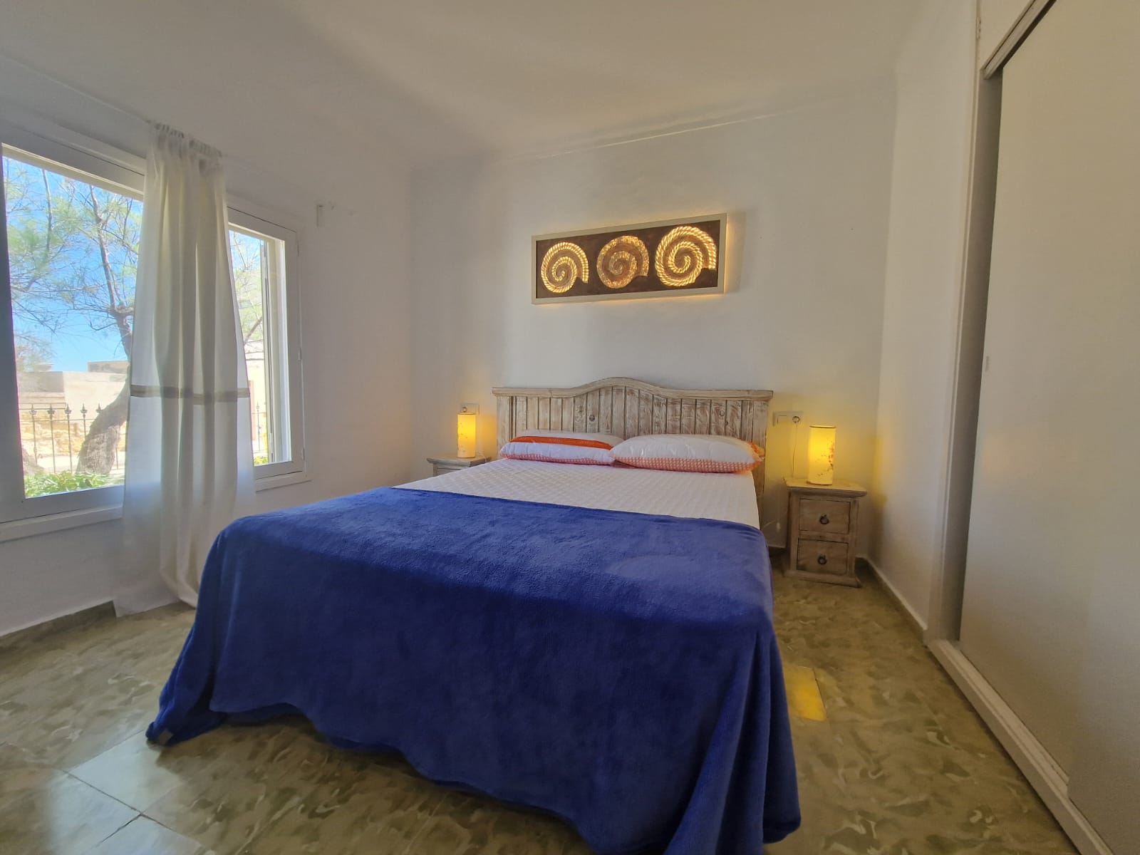 Chalet con Licencia Vacacional ETV para 4 Personas, con apartamento Independiente y dos Solares  