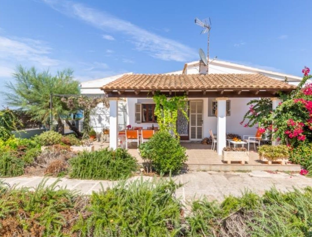 Chalet con Licencia Vacacional ETV para 4 Personas, con apartamento Independiente y dos Solares  