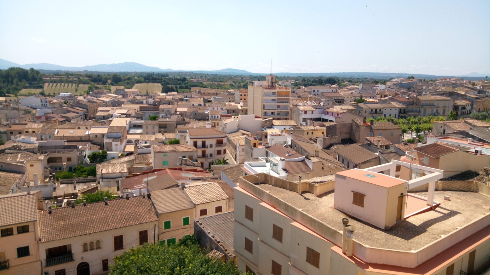 Solar Urbano en Venta en Santa Margalida – 91 m² con Potencial para Vivienda y Chill out con Vistas Panorámicas