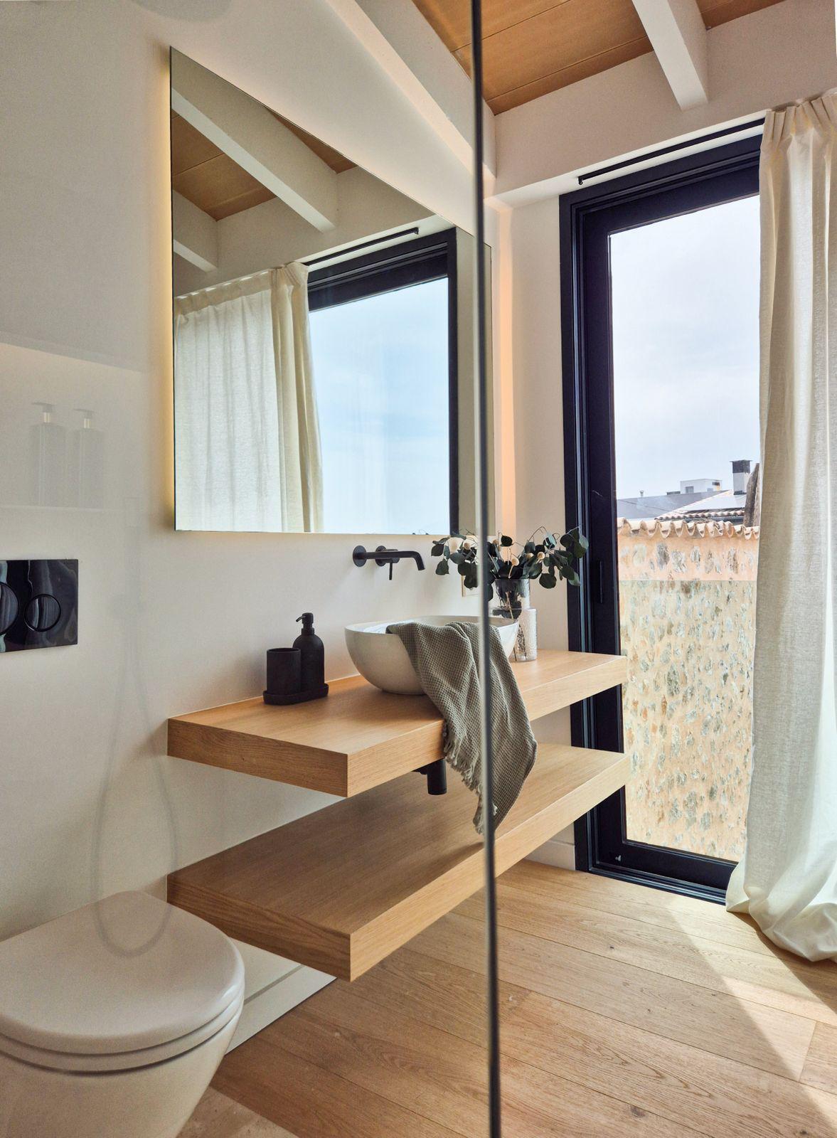 Moderna casa de pueblo con piscina en Maria de la Salut