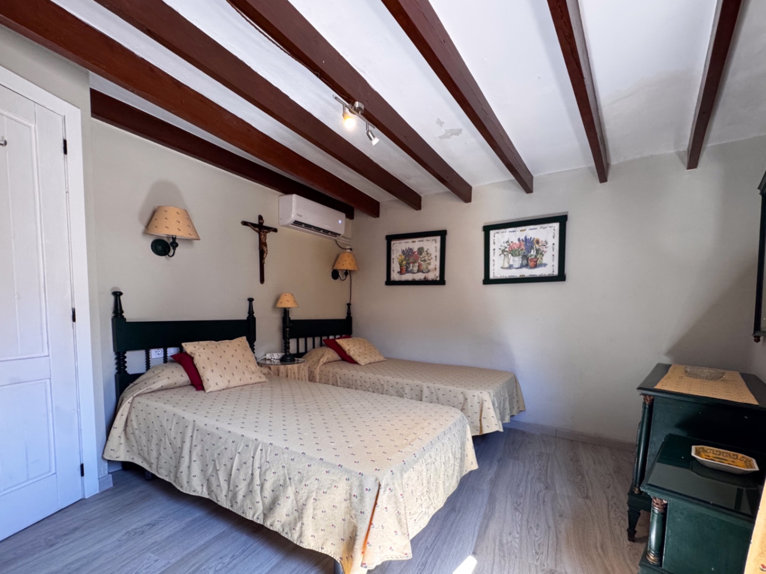 Encantadora casa señorial con licencia de alquiler vacacional en el pintoresco pueblo de Capdepera.