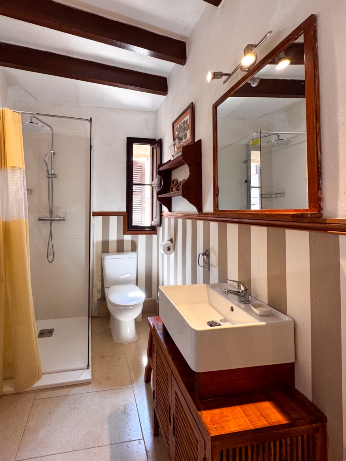 Encantadora casa señorial con licencia de alquiler vacacional en el pintoresco pueblo de Capdepera.