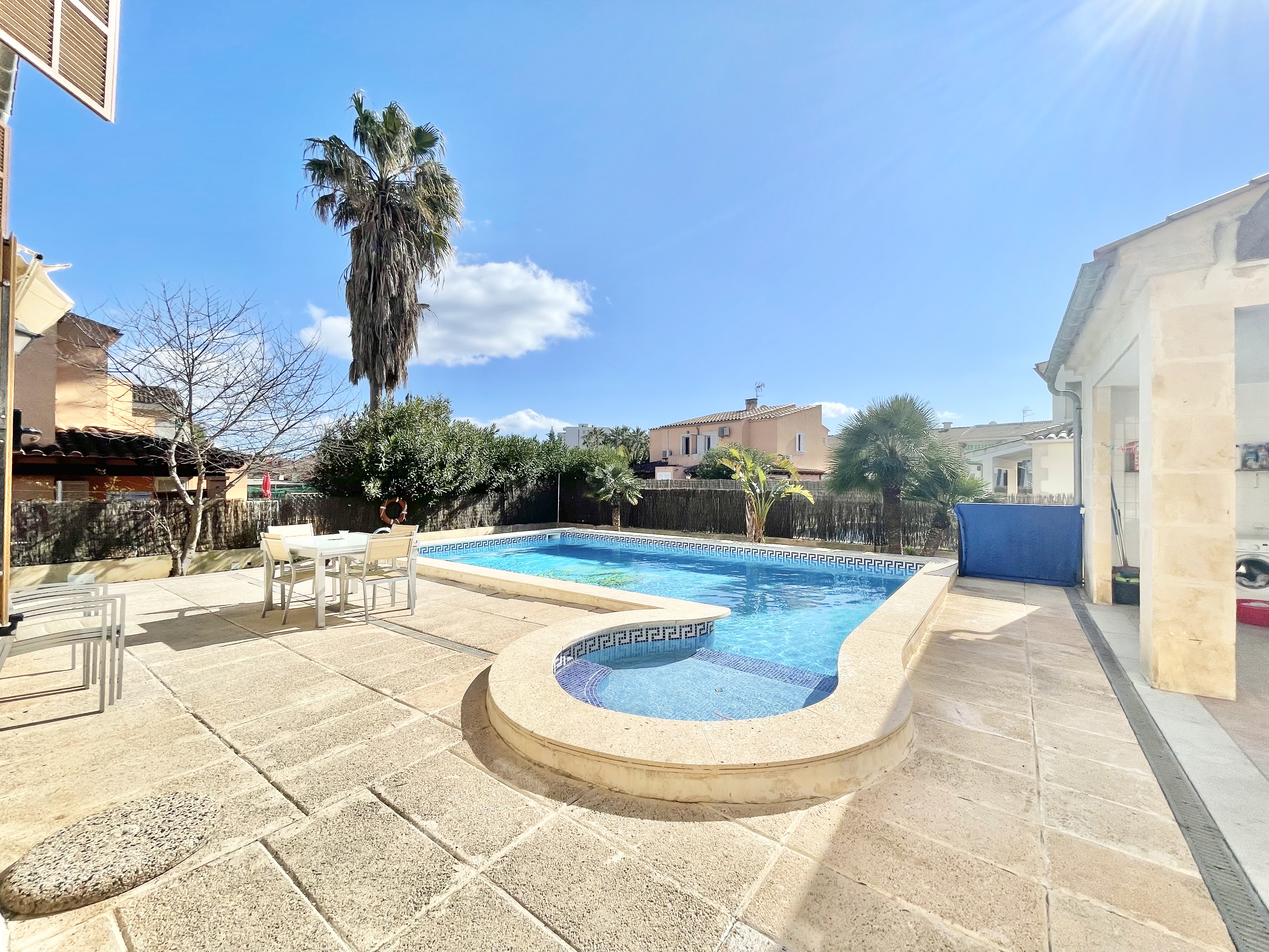 Bonita Villa con piscina y licencia turística en Alcudia.