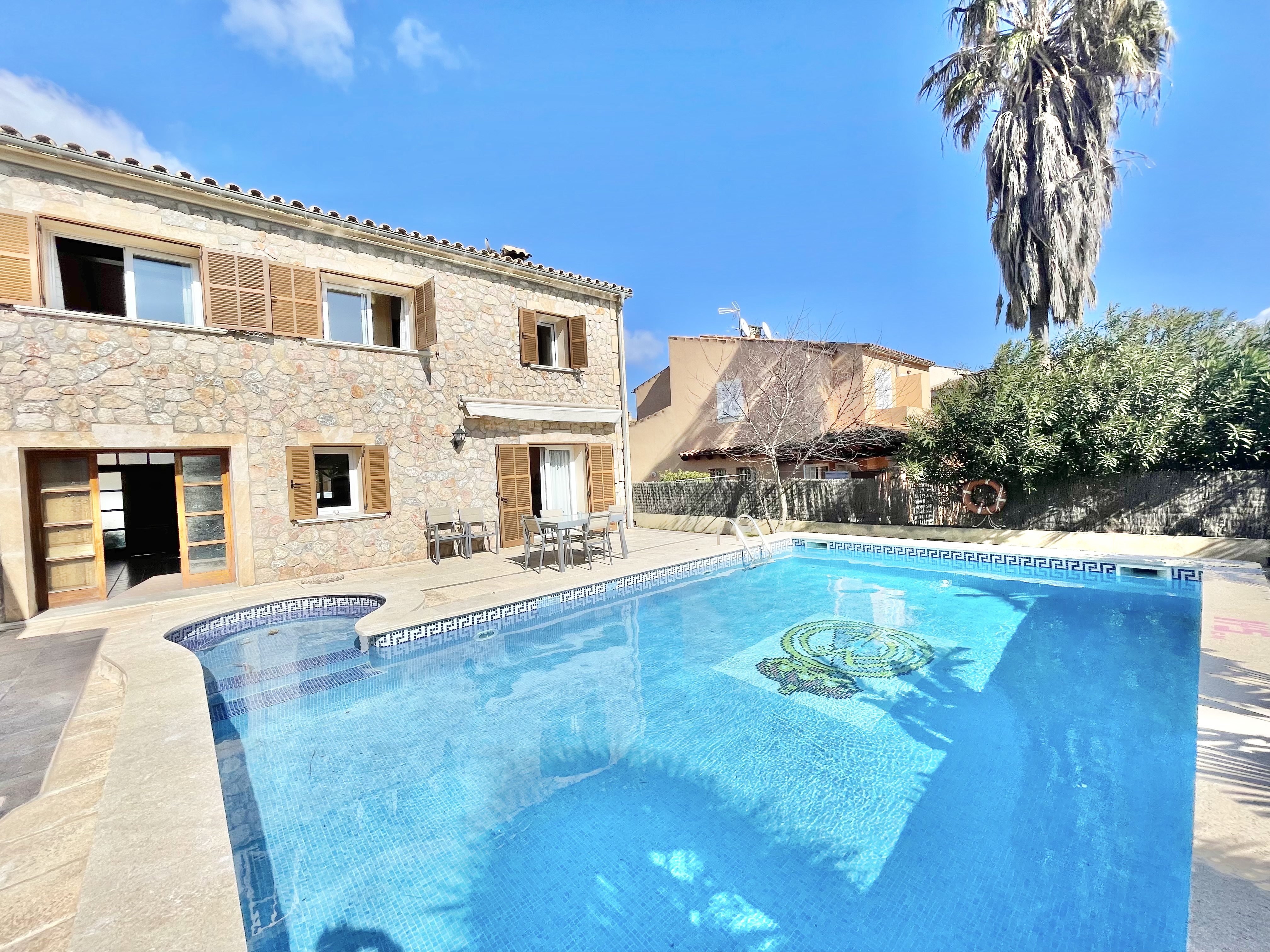 Bonita Villa con piscina y licencia turística en Alcudia.