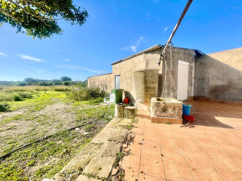 Hermosa finca con vistas despejadas en Santa Margarita.